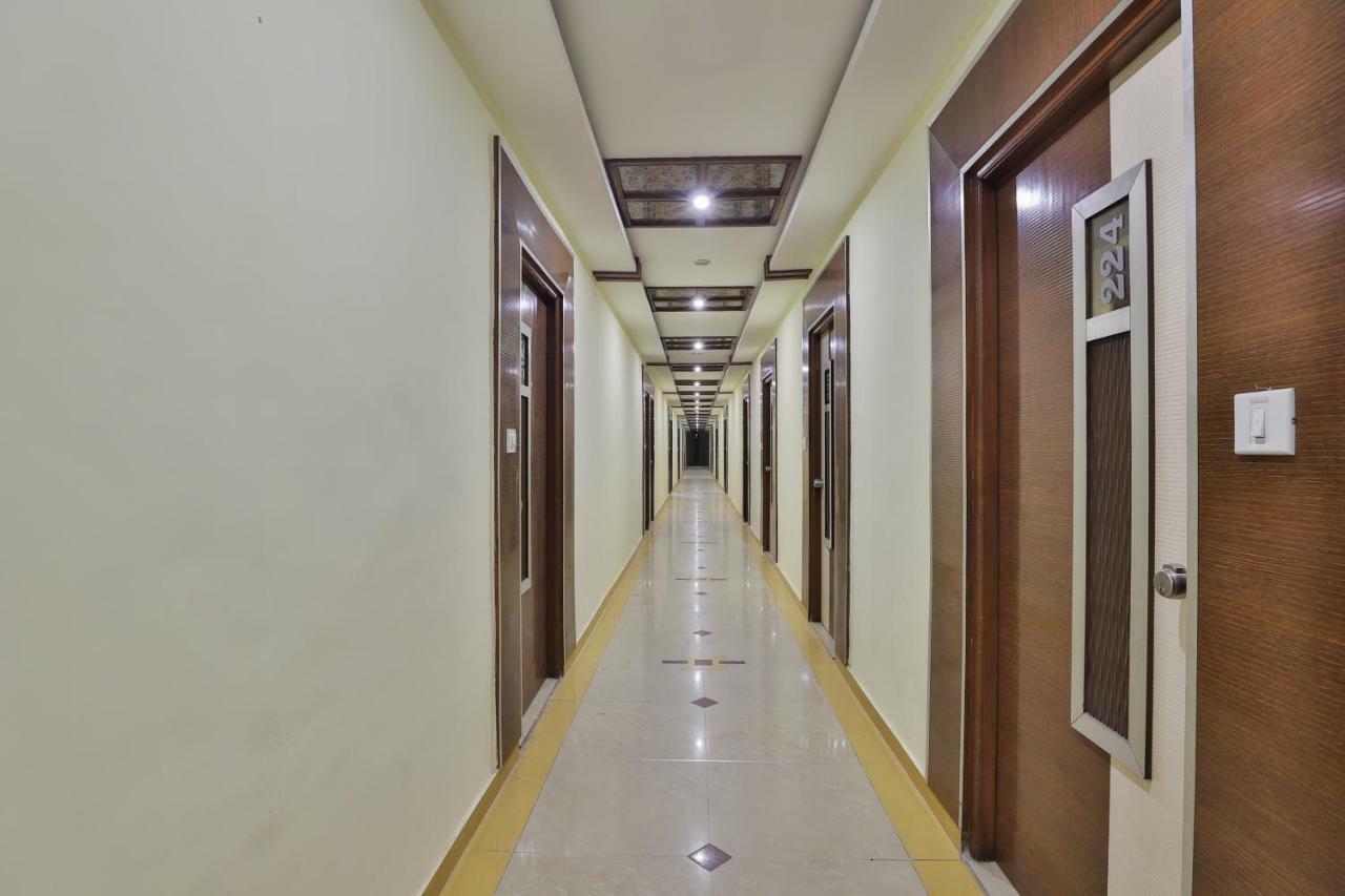 Oyo Flagship 19003 Hotel Rudra Mahal Ahmedabad Exteriör bild