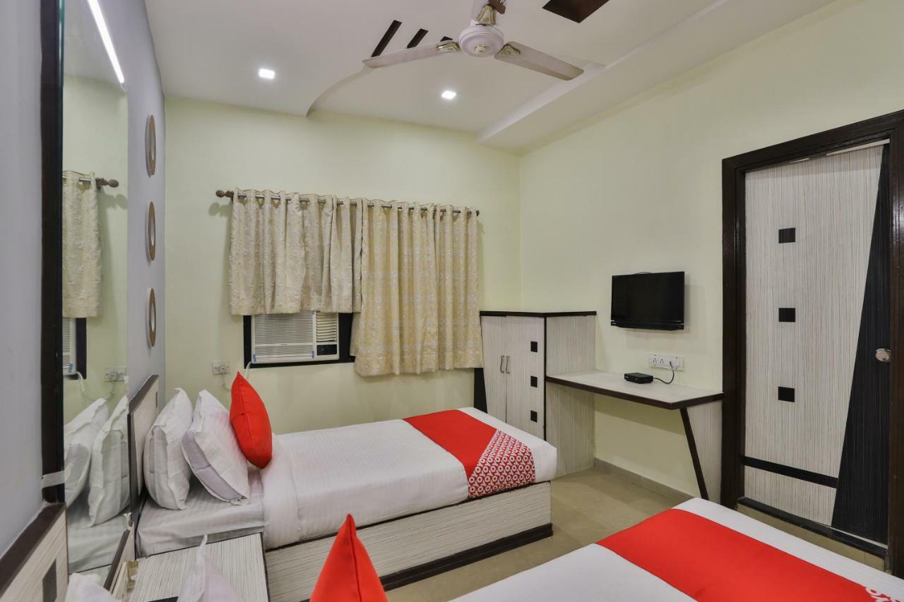 Oyo Flagship 19003 Hotel Rudra Mahal Ahmedabad Exteriör bild
