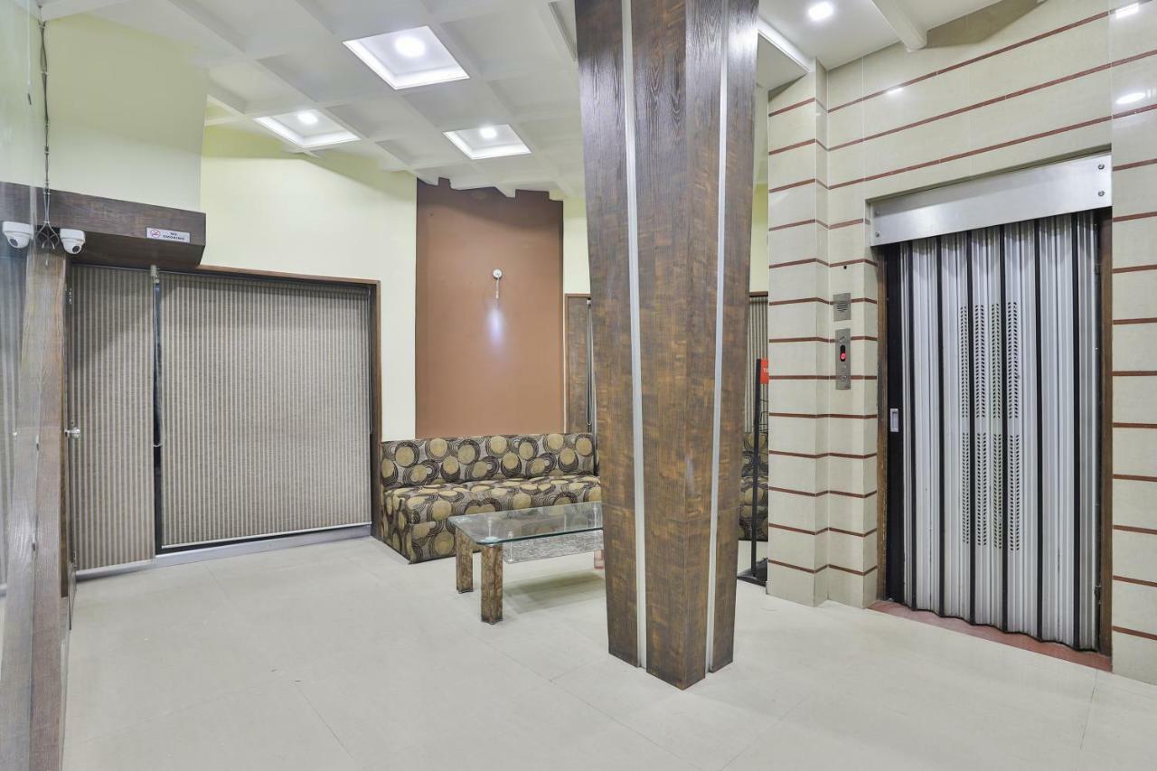Oyo Flagship 19003 Hotel Rudra Mahal Ahmedabad Exteriör bild
