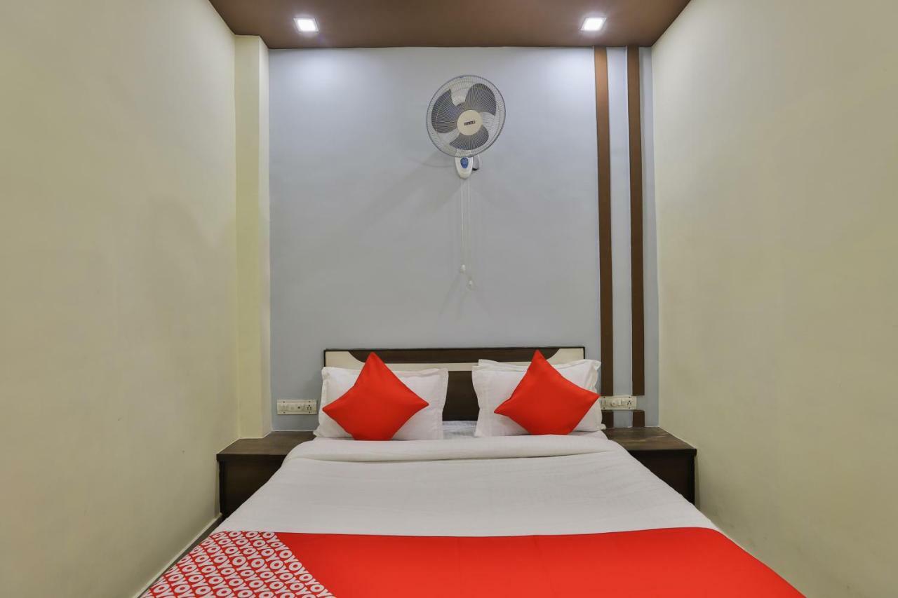 Oyo Flagship 19003 Hotel Rudra Mahal Ahmedabad Exteriör bild