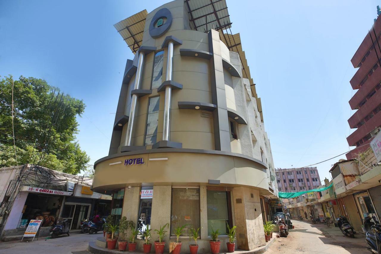 Oyo Flagship 19003 Hotel Rudra Mahal Ahmedabad Exteriör bild