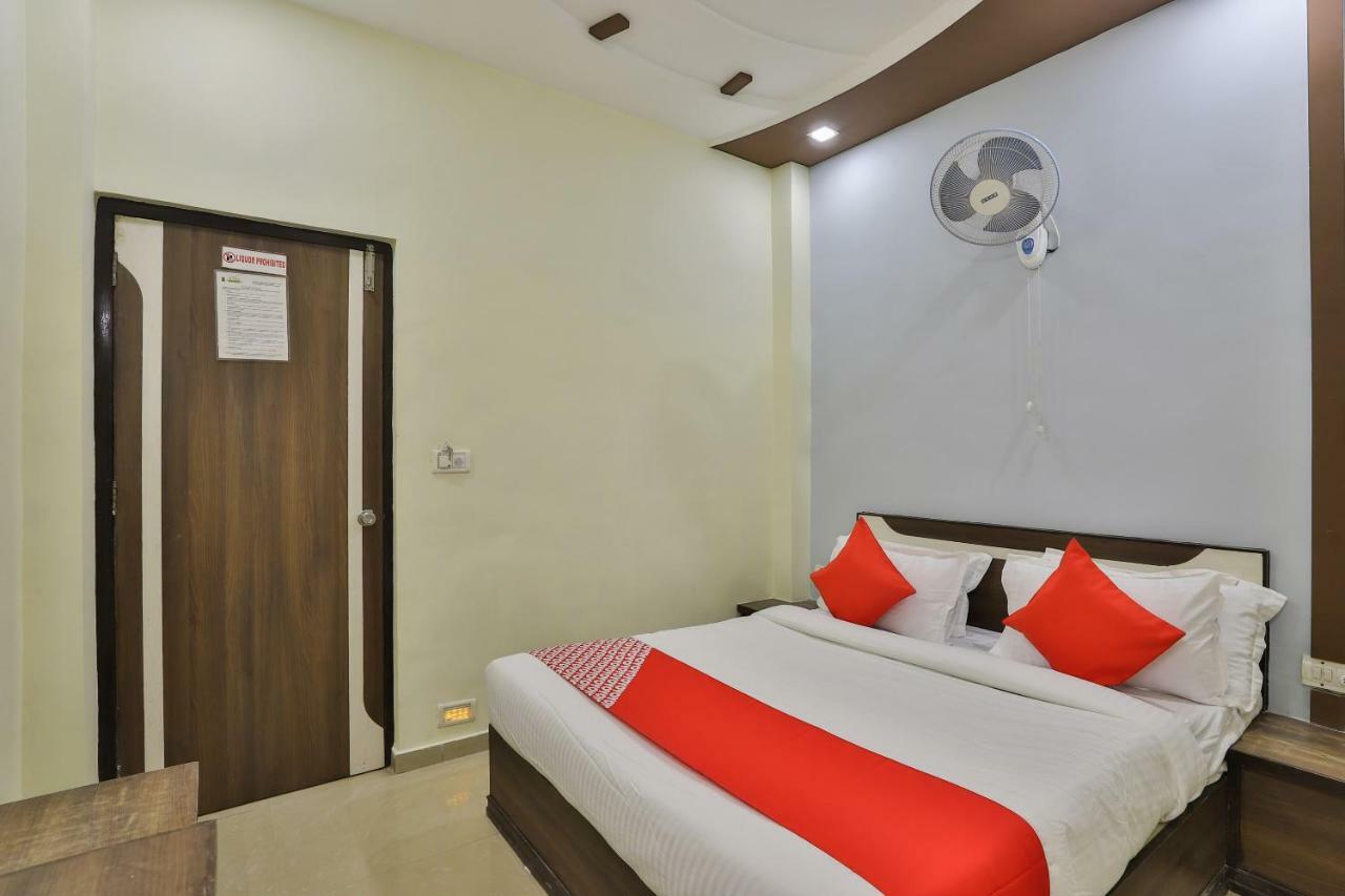 Oyo Flagship 19003 Hotel Rudra Mahal Ahmedabad Exteriör bild