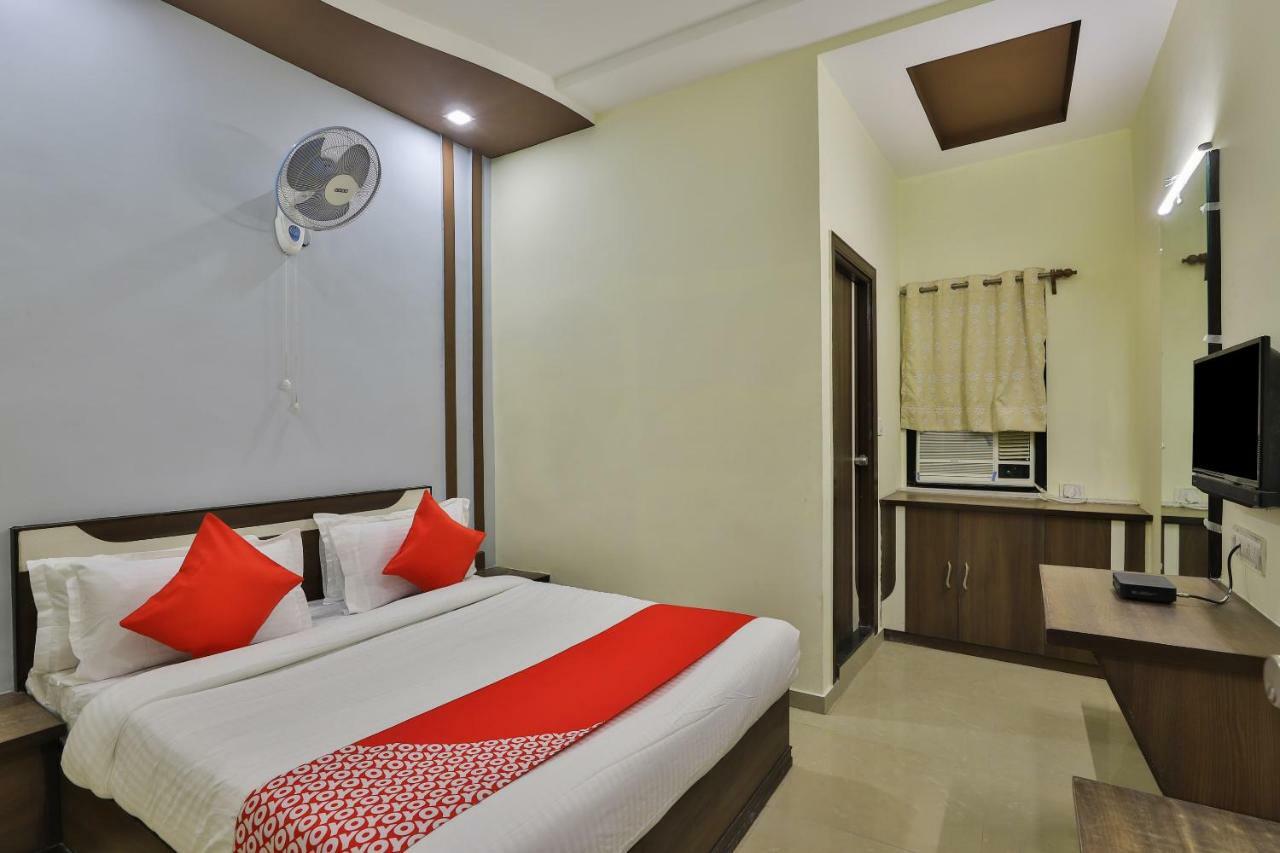 Oyo Flagship 19003 Hotel Rudra Mahal Ahmedabad Exteriör bild