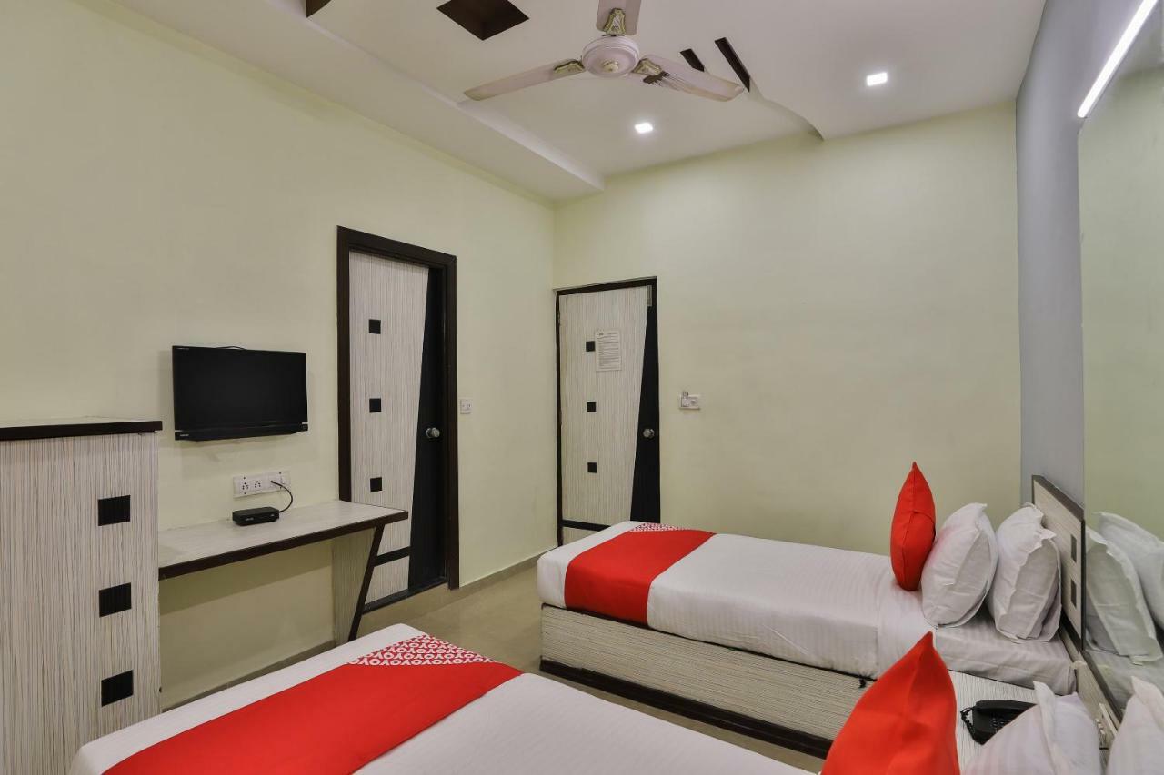 Oyo Flagship 19003 Hotel Rudra Mahal Ahmedabad Exteriör bild